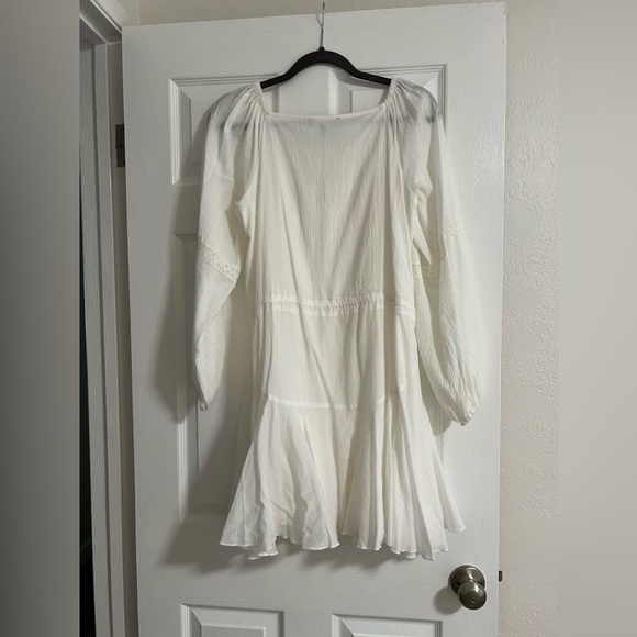 LLACIE DRESS SIZE SMALL - Picture 2 of 3